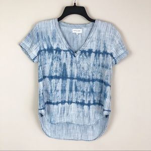 Bella Dahl Chambray V-Neck Short Sleeve Top